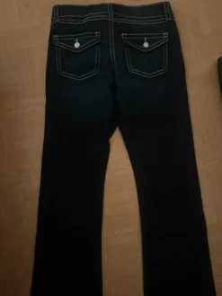 Gina Tricot tummansiniset farkut