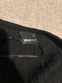 Ginatricotin solmittava paita