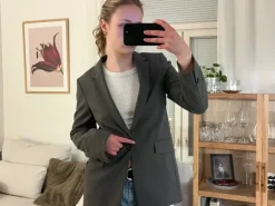 Grå blazer