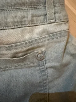 Guess farkkushortsit