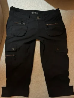 Guess mustat low waist cargo caprit