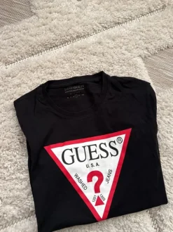 Guess tpaita