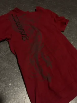 Guess vintage punainen t paita