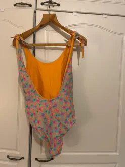 Halla x halla kääntöuimapuku