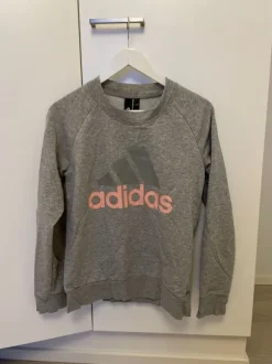 Harmaa Adidas college