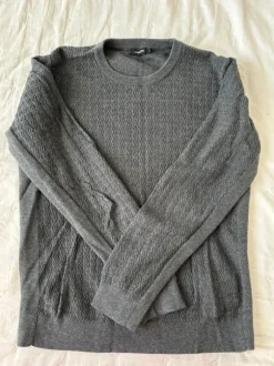 Harmaa miesten neule