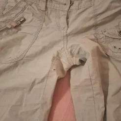 Harmaat cargo housut