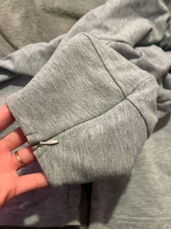 Harmaat flared housut