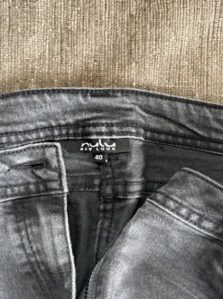 harmaat printti farkut