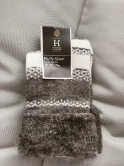 Harmaat pörrösukat