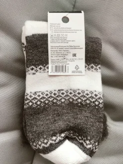 Harmaat pörrösukat