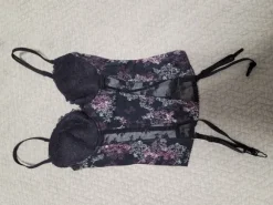 Hieno aluspaita/korsetti