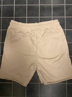 H&M college shortsit