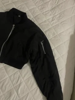 H&M crop mallinen takki