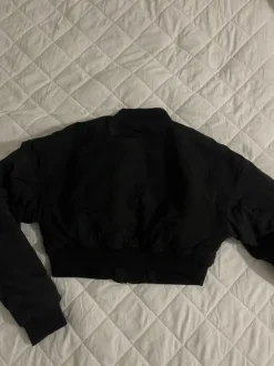 H&M crop mallinen takki