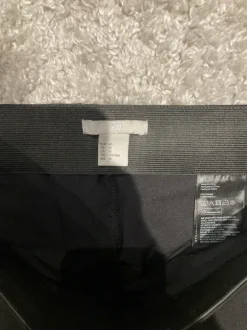 H&M joustavat housut