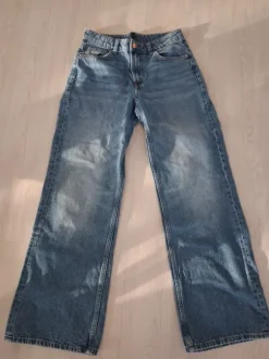 Hm leveälahkeiset farkut 36