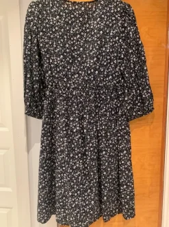 H&M Mama äitiysmekko