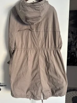 H&M mama kevättakki