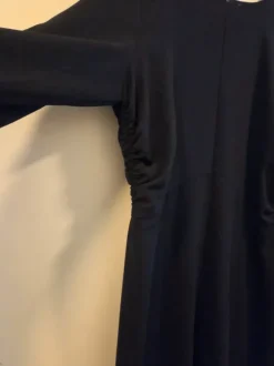 H&M mekko kylkirypytyksillä