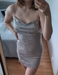 H&M Naruolkaiminen paljettimekko