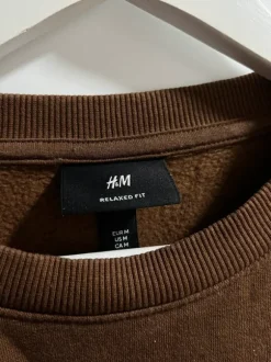 H&M relaxed fit college