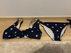 H&M sini-valkoiset pallobikinit