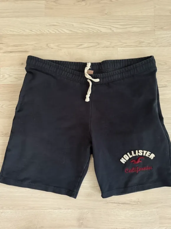 Hollister shortsit
