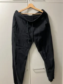 Hollister verkkarihousut