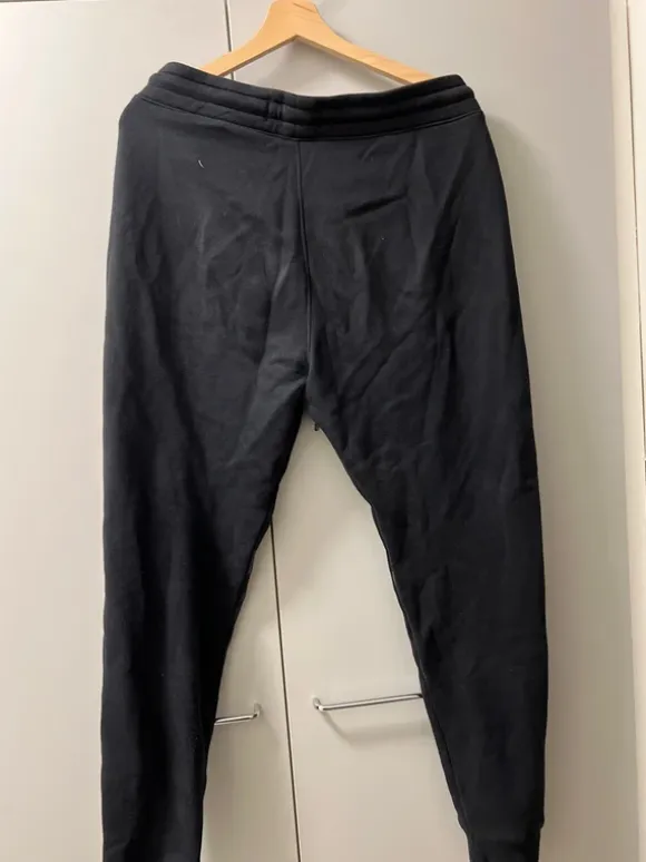 Hollister verkkarihousut