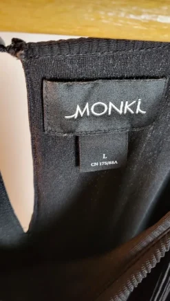 Housupuku, toimistopuku, haalari, juhlapuku