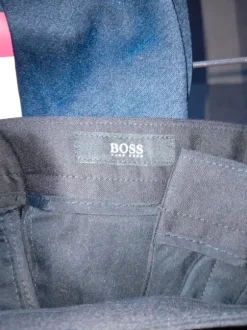 Hugo Boss 100% virgin wool koko 44