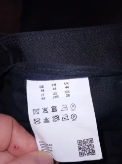 Hugo Boss 100% virgin wool koko 44