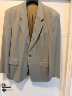 Hugo Boss vaaleanvihreä puku – Made in Germany, 100 % virgin wool