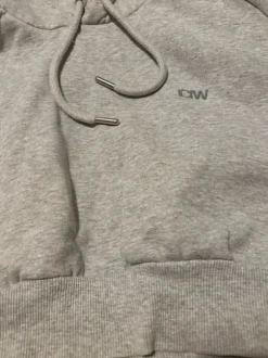 ICIW cropattu huppari