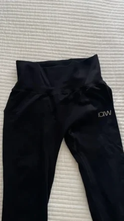 ICIW Define Seamless Scrunch Tights