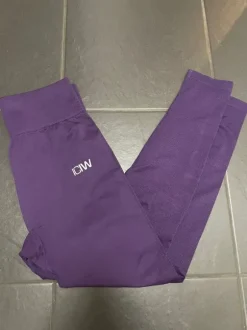 ICIW violetit trikoot