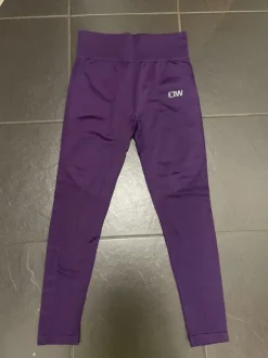 ICIW violetit trikoot