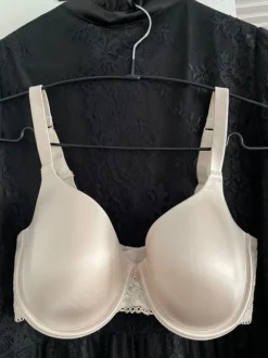 Ihonväriset rintaliivit