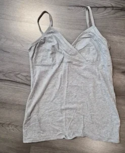 Imetyspaitoja 4 + 2 imetystoppia, koko L