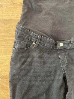 Äitiysfarkut H&M, koko M