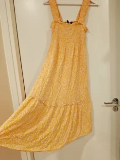 Äitiysmekko tai rento kesäleninki