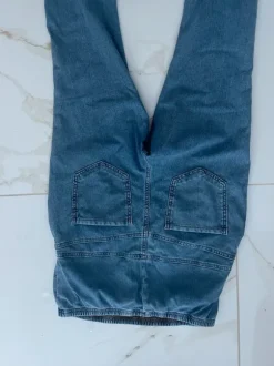 Joustavat äitiys farkkulegginsit