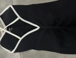 Juodas sportinis kombis