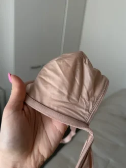 Kaarituelliset rintaliivit