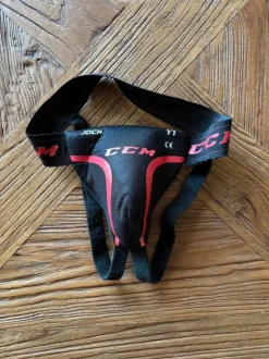 Kamppailulaji munasuojat