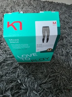 Kari traan villakerrastohousut