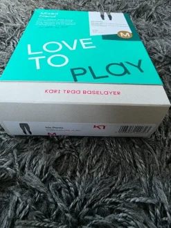 Kari traan villakerrastohousut