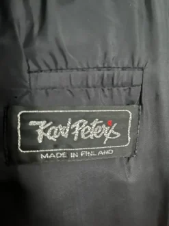 Karl Peters tummansininen puvuntakki