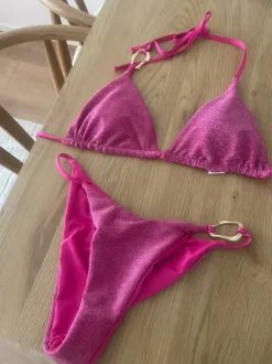 Kimaltavat bikinit 💖